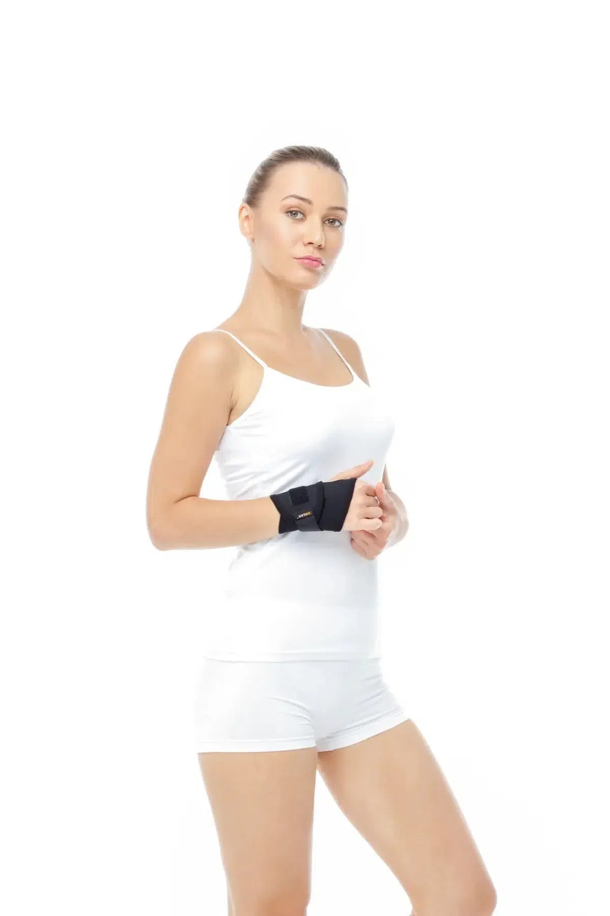 Dampigo ORX-E84, neopren el bileği bandajı. Bileği sarar, ısıyı korur, kan dolaşımını artırır. Spor ve günlük kullanımda koruma sağlar.